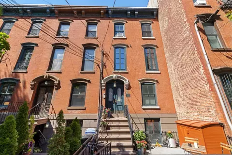 132 Sussex St, Jersey City, NJ 07302