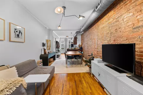 208 6th St #2R, Jersey City, NJ 07302