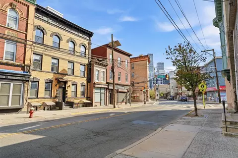 684 Summit Ave #1, Jersey City, NJ 07306