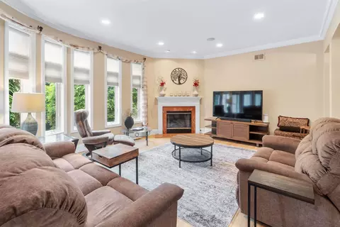103 Hudson Cv, Edgewater, NJ 07020