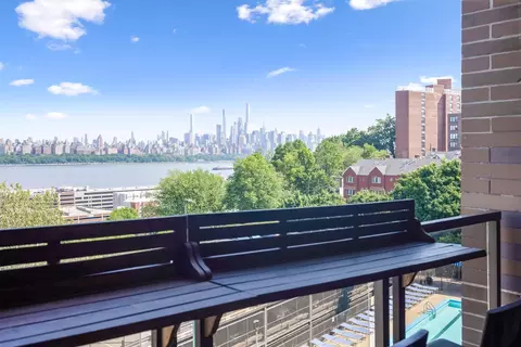 9060 Palisade Ave #404, North Bergen, NJ 07047
