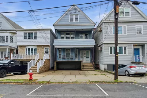 82 W 15th St, Bayonne, NJ 07002