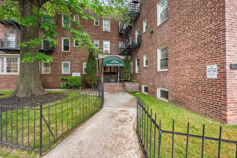 2615 John F Kennedy Blvd #B2, Jersey City, NJ 07306