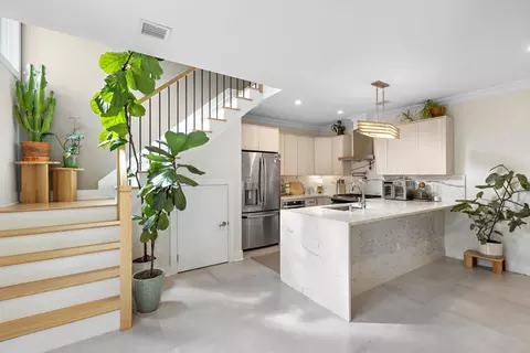95 Thorne St, Jersey City, NJ 07307