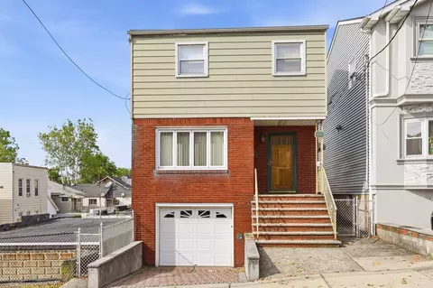 136 Poplar St, Jersey City, NJ 07307