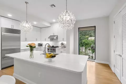 3 Somerset Ln #500, Edgewater, NJ 07020