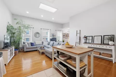 309 1st St #3B, Hoboken, NJ 07030