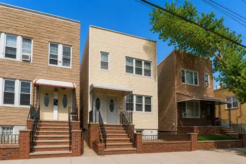 20 Gates Ave, Jersey City, NJ 07305