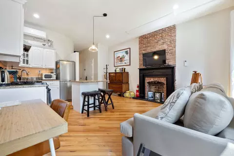 132 Sussex St #2A, Jersey City, NJ 07302