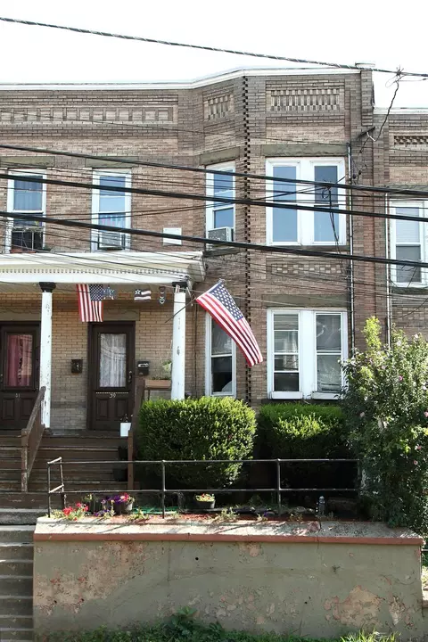 39 W 47th St, Bayonne, NJ 07002