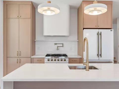 1123 Summit Ave #3, Jersey City, NJ 07307