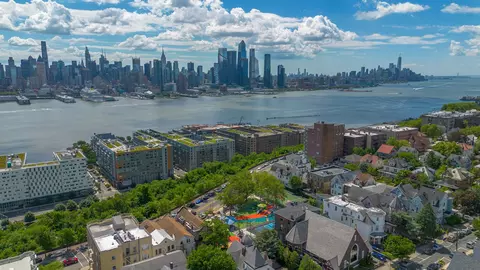 937 Blvd E #1, Weehawken, NJ 07086