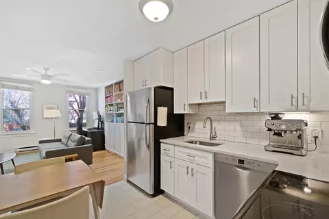 607 1st St #2F, Hoboken, NJ 07030