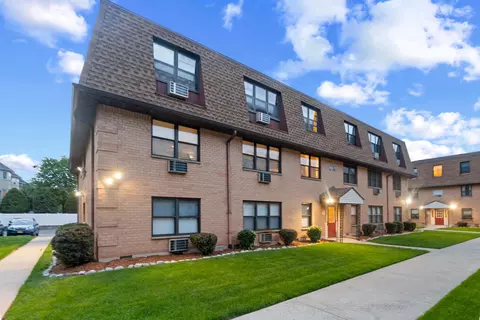 29 N End Dr, Secaucus, NJ 07094