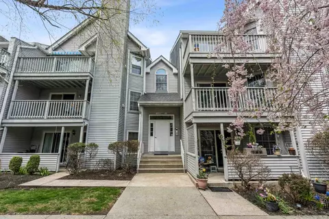8 Quartz Ln, Paterson, NJ 07501