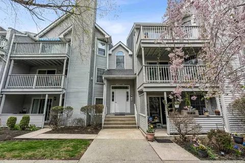 8 Quartz Ln, Paterson, NJ 07501