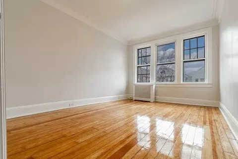 22 W 48th St, Bayonne, NJ 07002
