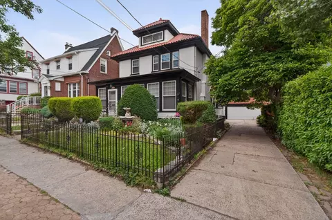 20 75th St, North Bergen, NJ 07047