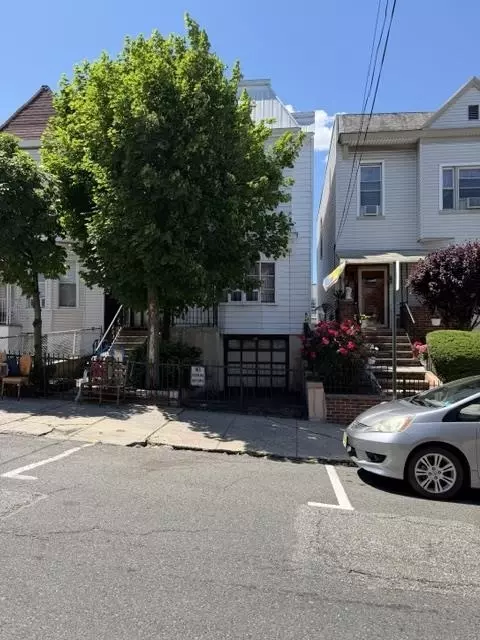 1315 10th St, North Bergen, NJ 07047