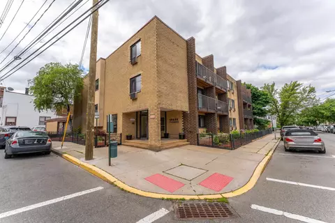 7117 Park Ave #2C, North Bergen, NJ 07047