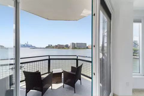 600 Harbor Blvd #928, Weehawken, NJ 07086
