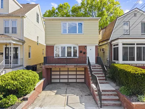 18 E 3rd St, Bayonne, NJ 07002