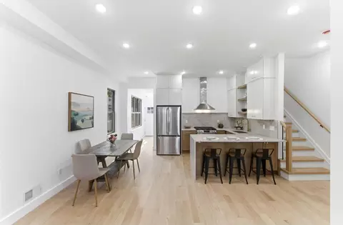 113 5 Oak St, Jc Bergen-lafayett, NJ 07305