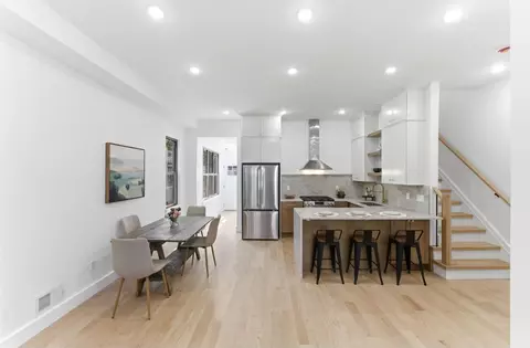 113 5 Oak St, Jc Bergen-lafayett, NJ 07305