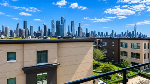 100 Eton Row #504, Weehawken, NJ 07086