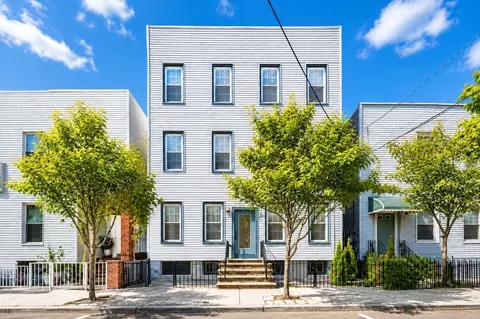 121 41st St #2, Union City, NJ 07087