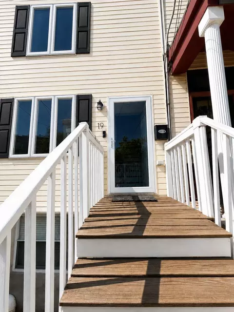 19 Beach St, Jersey City, NJ 07307