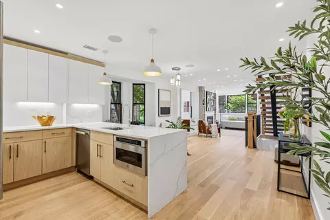 274 7th St, Jersey City, NJ 07302
