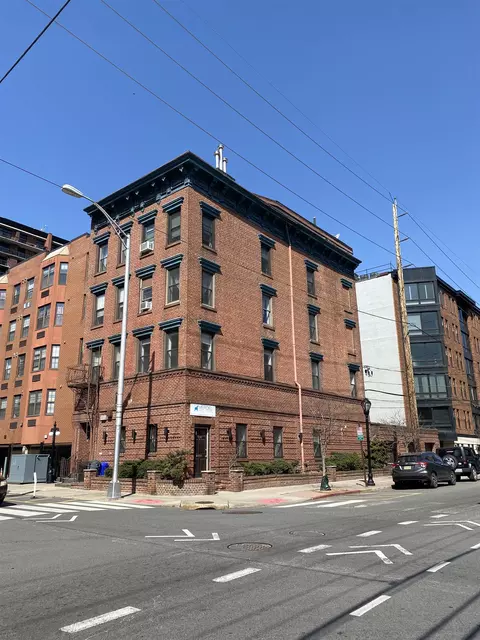 650 1st St #3, Hoboken, NJ 07030