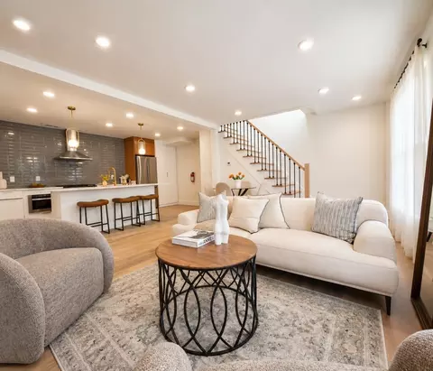 7 Pierce Ave, Jersey City, NJ 07307