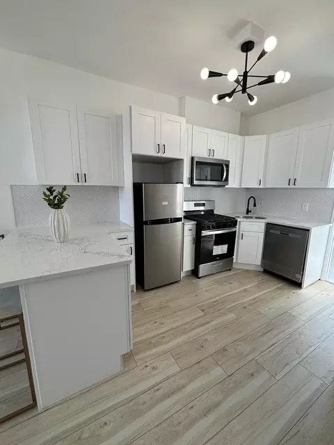 301 3rd St #3, Jersey City, NJ 07302