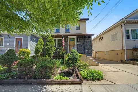 288 Maple St, Secaucus, NJ 07094