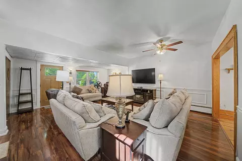 288 Maple St, Secaucus, NJ 07094 photo 3