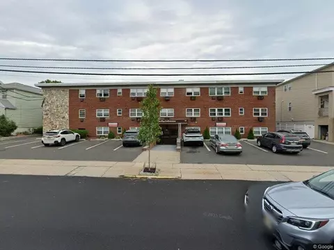 214 Avenue A #C8, Bayonne, NJ 07002