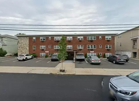 214 Avenue A #C8, Bayonne, NJ 07002