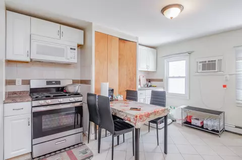 77 Wallis Ave, Jersey City, NJ 07306