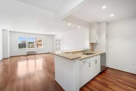 2305 City Pl, Edgewater, NJ 07020