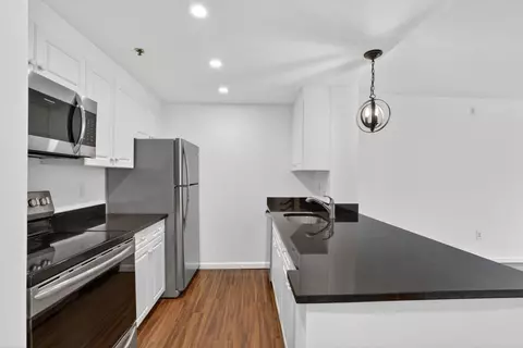 1 2nd St #206, Jersey City, NJ 07302