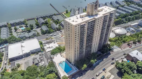 6600 Blvd E #19K, West New York, NJ 07093