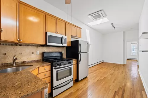 349 7th St #3R, Jersey City, NJ 07302