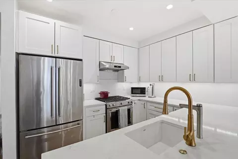 219 Grand St #4A, Hoboken, NJ 07030