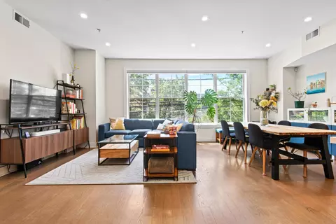 374 7th St #201, Jersey City, NJ 07302