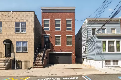512 4th St #3, Union City, NJ 07087