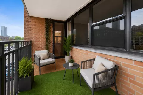 135 Montgomery St #3, Jersey City, NJ 07302