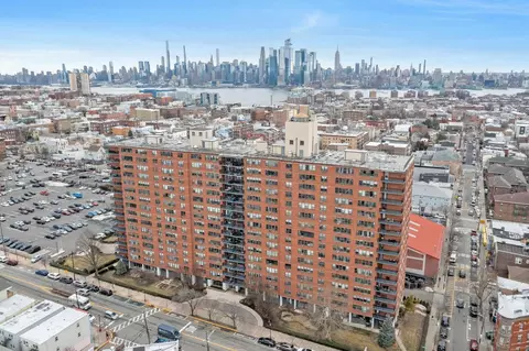500 Central Ave #314, Union City, NJ 07087