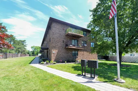 729 10th St #2F, Secaucus, NJ 07094